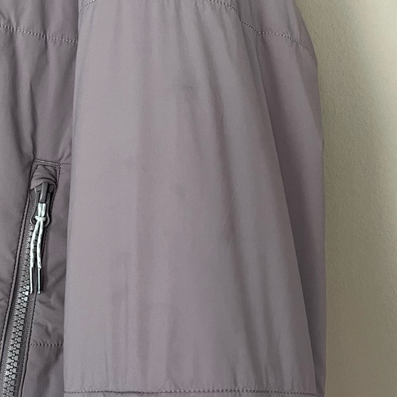 {Vuori} Canyon Insulated Jacket in Purple Hue - Womens Medium - Picture 14 of 14